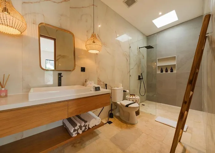 Villa Cahaya | Elegant 2br Pool In *